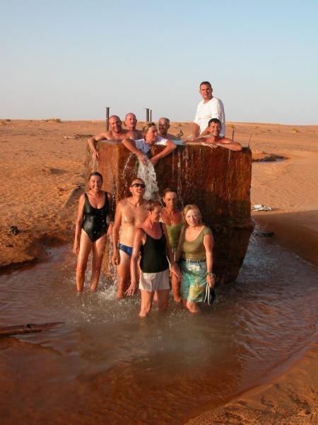 Après le bac à sable, le bac à eau ;o)